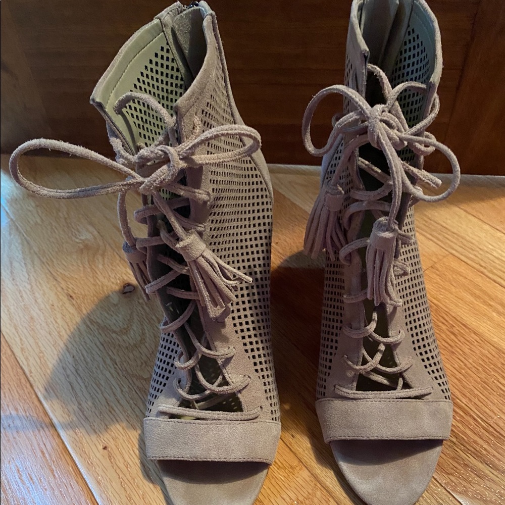 Marc fisher sandals